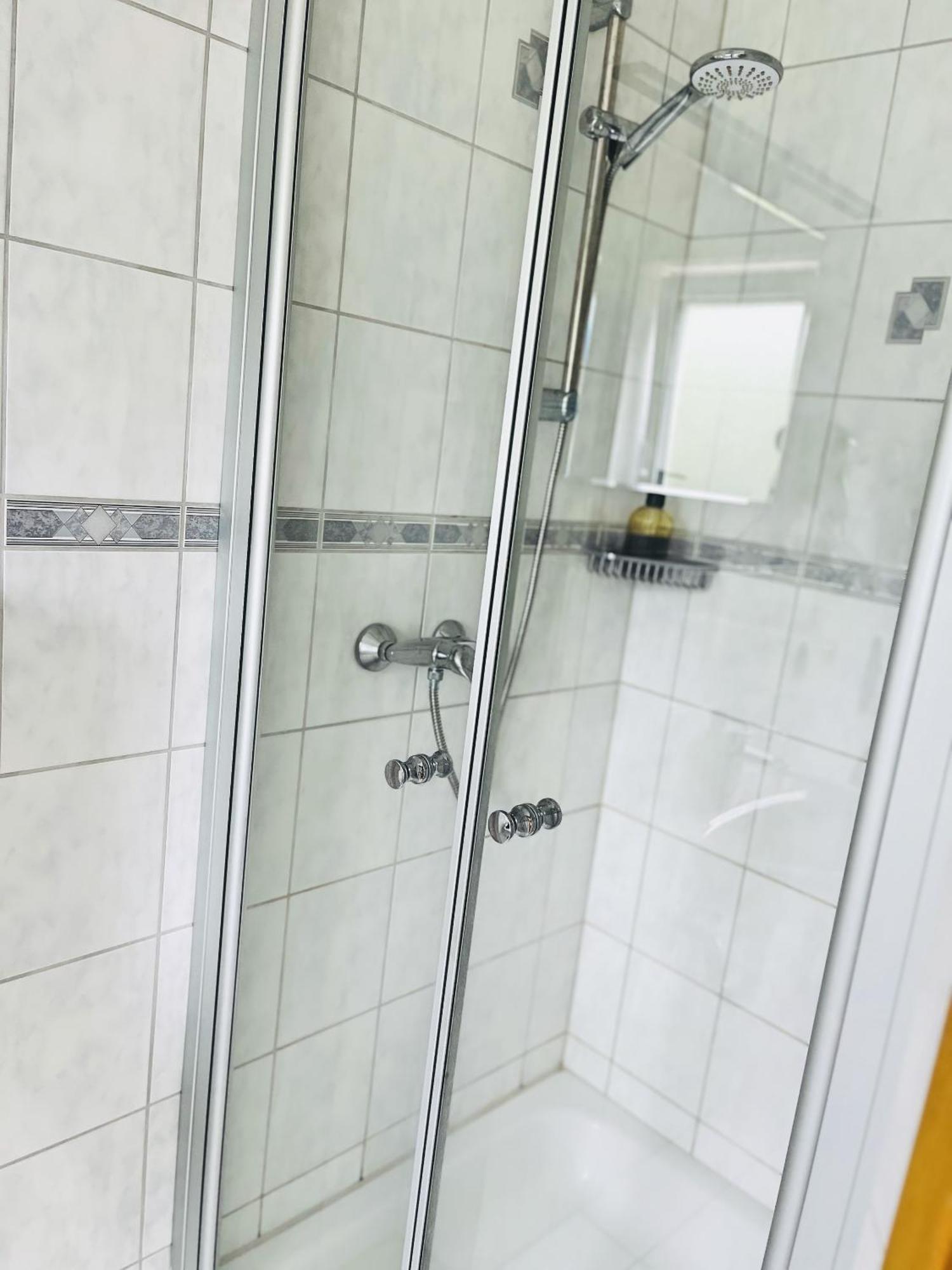 Am Landhaus - Gaestezimmer Walsheim Pokoj fotografie