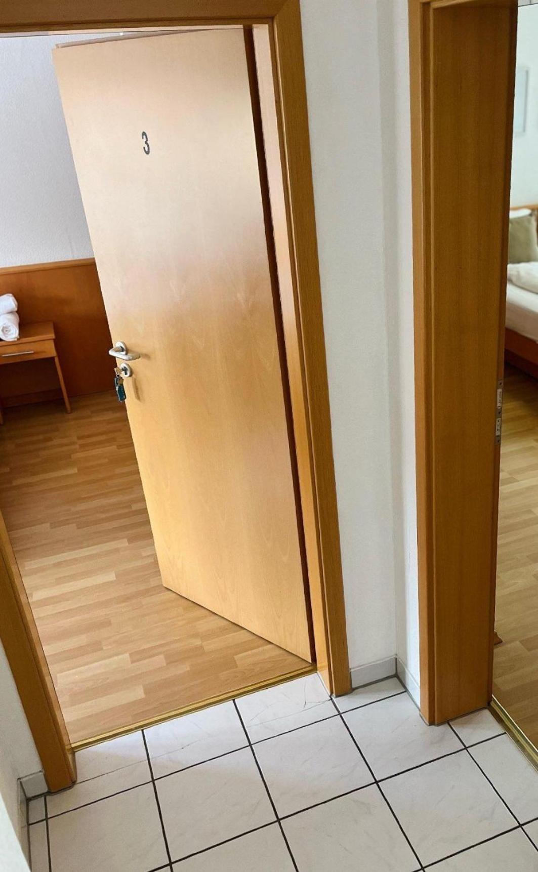 Am Landhaus - Gaestezimmer Walsheim Pokoj fotografie