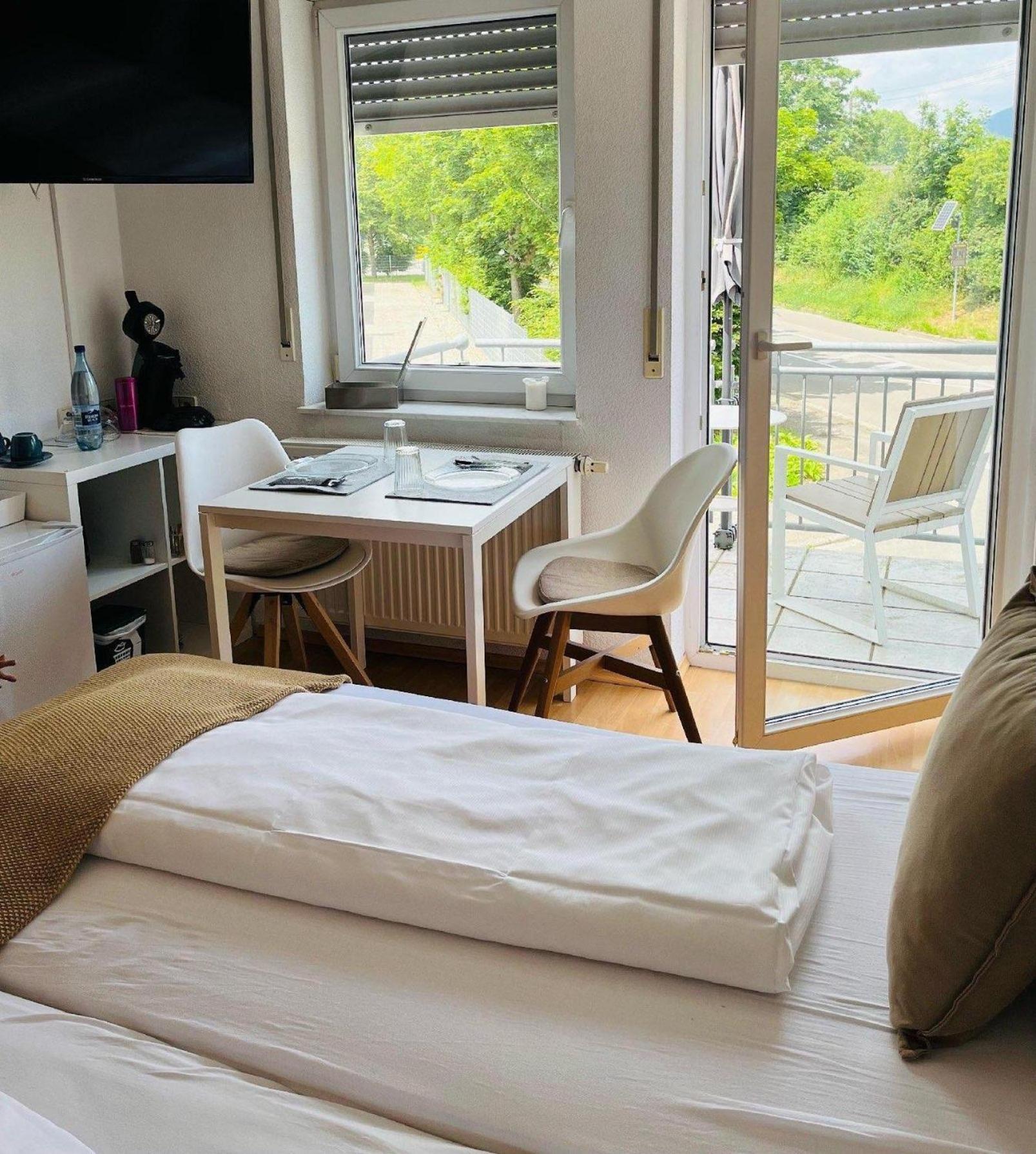 Am Landhaus - Gaestezimmer Walsheim Pokoj fotografie